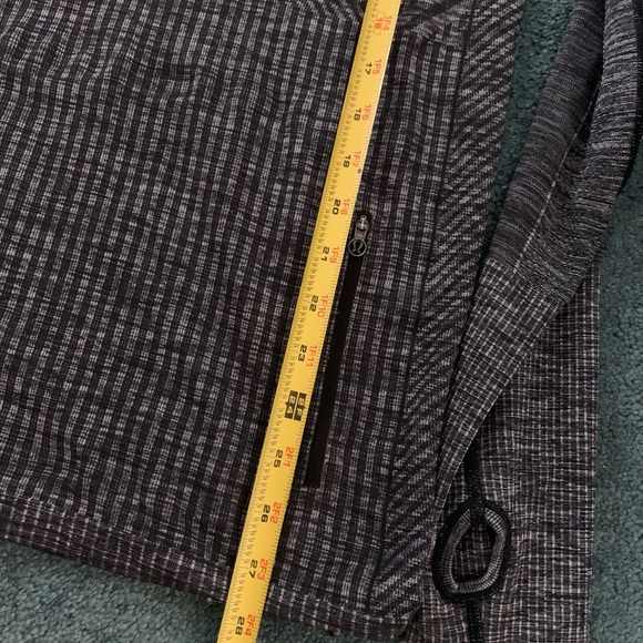 Lululemon Restless Hoodie Pullover Long Sleeve Top Heathered Black EUC Sz 12 - Picture 13 of 15